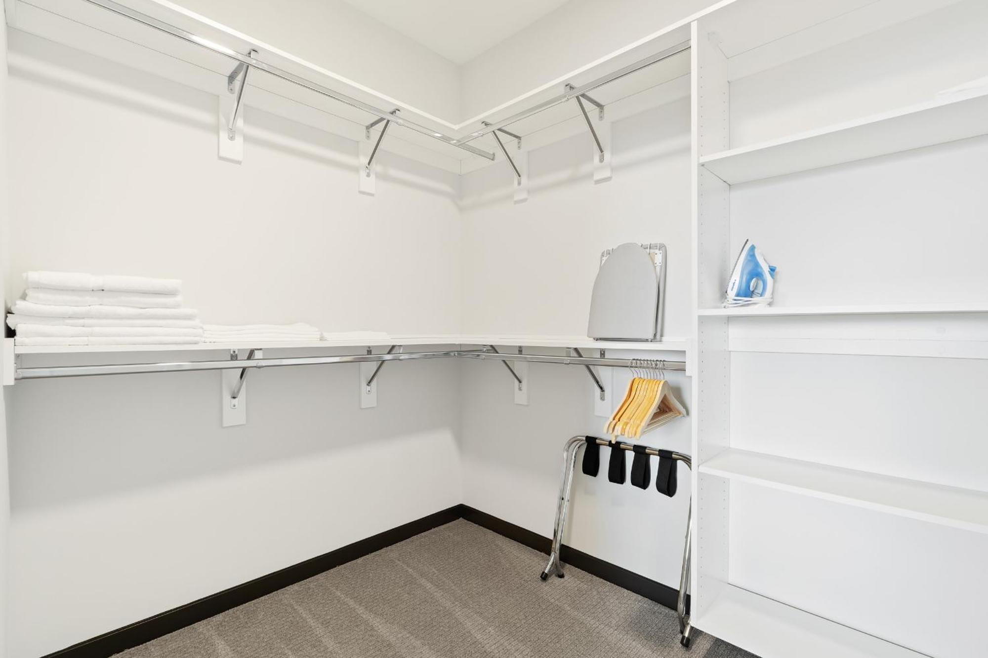 Cozysuites On Mass With Garage Parking #4 Ινδιανάπολη Εξωτερικό φωτογραφία
